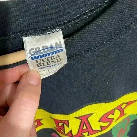 Gilden activewear heavyweight Crewneck, Big Easy New Orleans that voodoo that yo - Picture 5 of 9